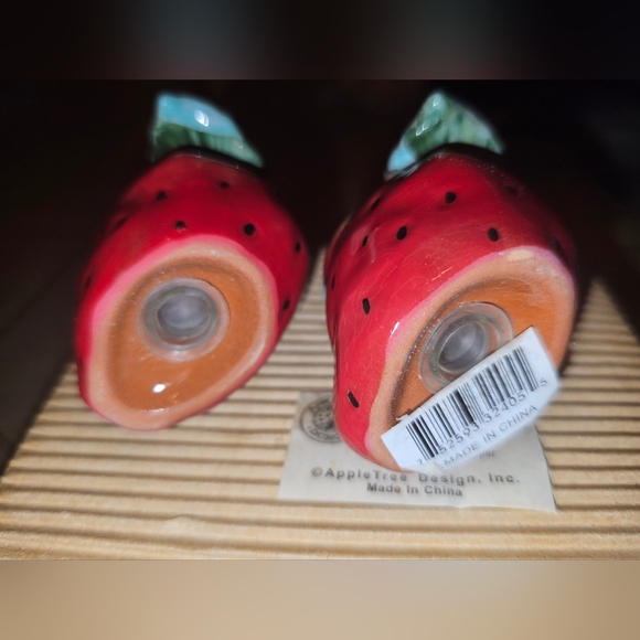 STRAWBERRY salt and pepper shakers apple tree designs - Picture 6 of 8